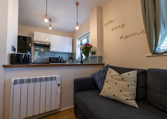 The Comfy House - Inc Free Parking, Smart Tv, Full Kitchen, Washing Machine - Winter Deal